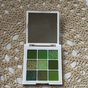 NIB INSFANY Green Eyeshadow Palette
